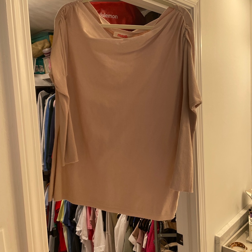 Nude sweater